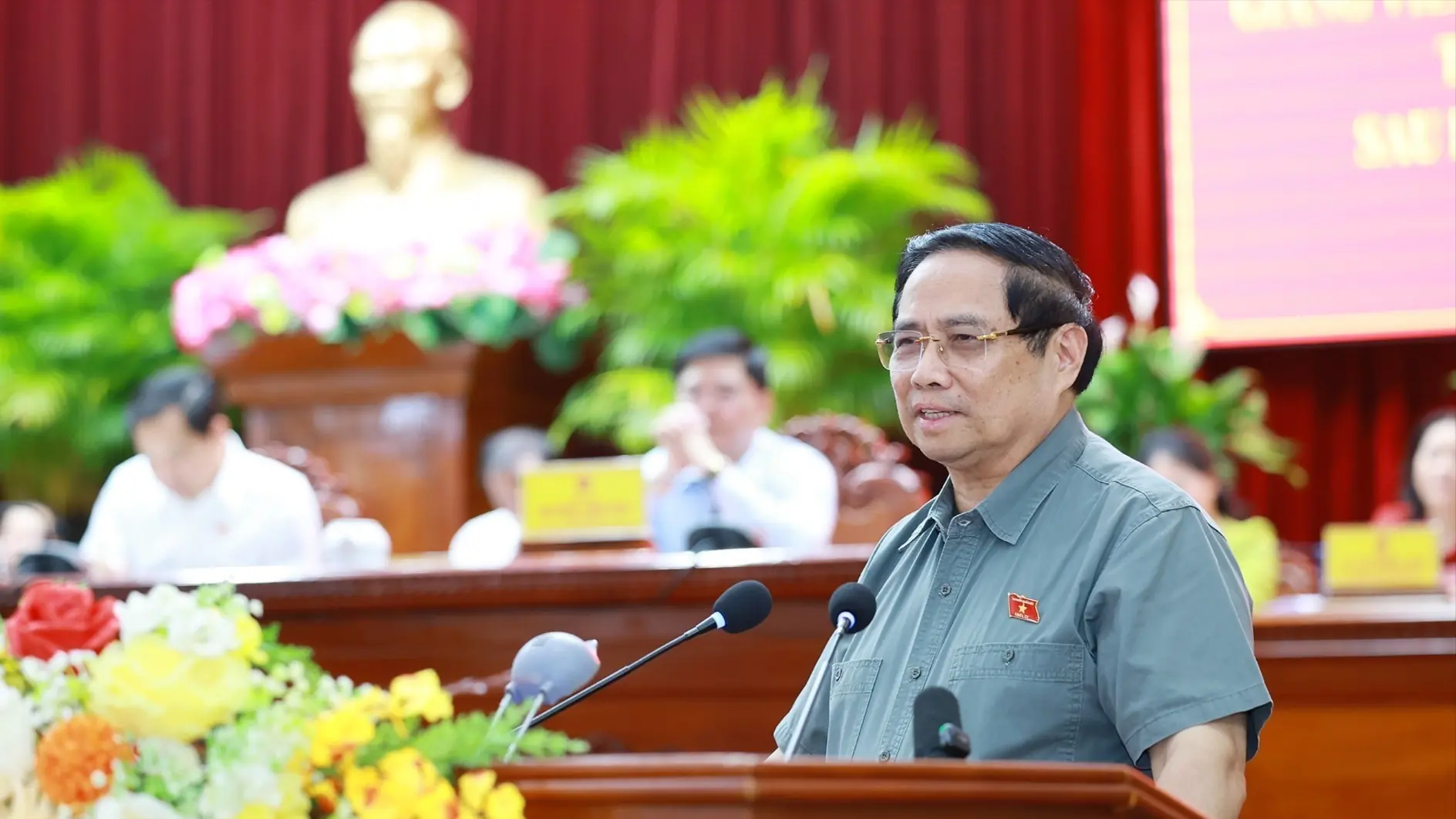 Thủ tướng Phạm Minh Chính tiếp xúc cử tri Cần Thơ